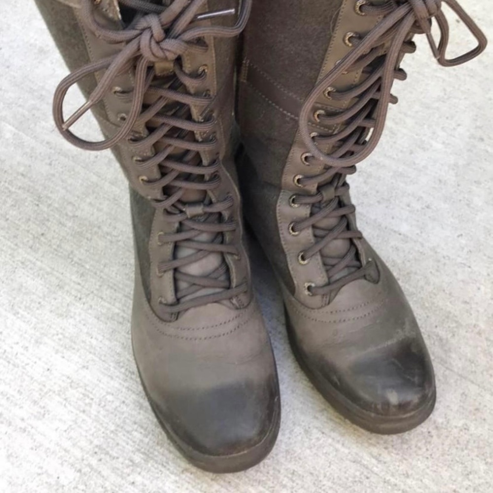Gorgeous Women’s UGGS In Olive Green Sz 8
